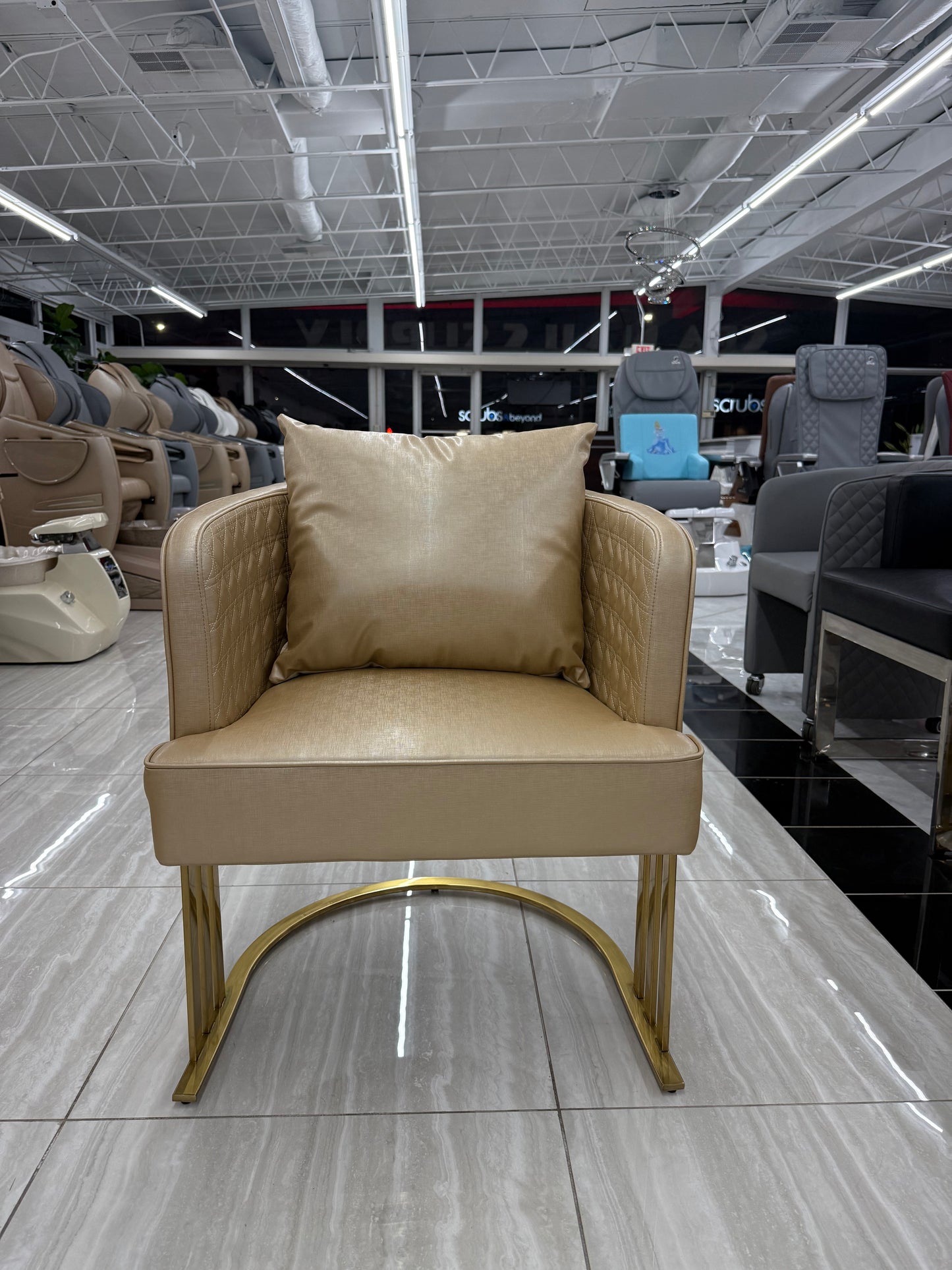 Cuttie Customer Chair Gold Italy Zhou