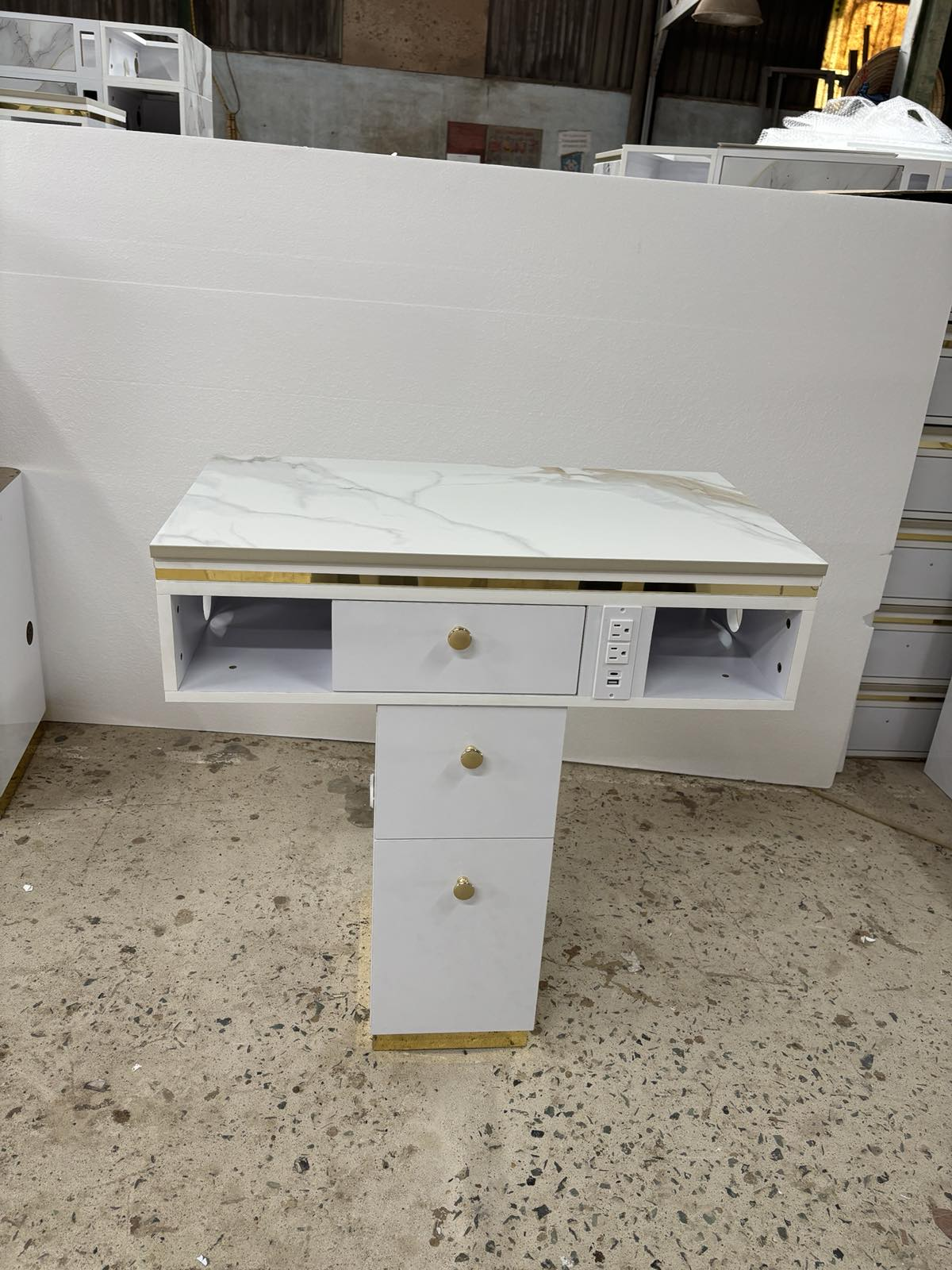 London Center Table White/Gold NK175